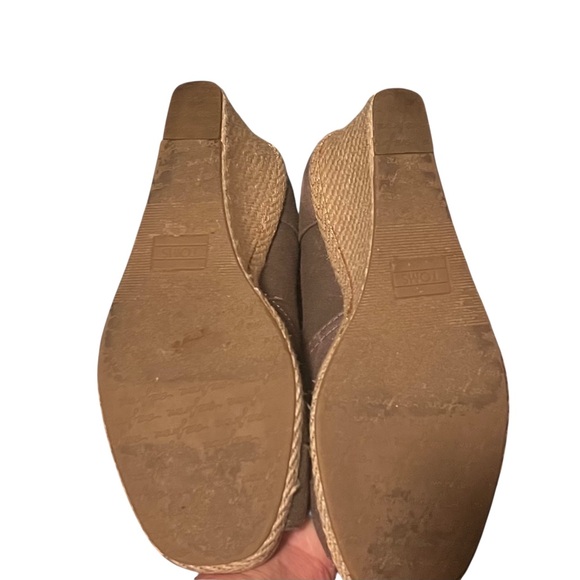 Toms Taupe Gray/Brown Wedges so 10 - Picture 6 of 7